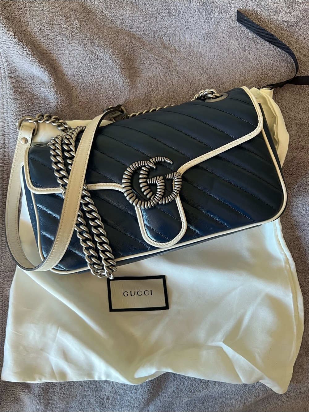 NWOT Gucci GG Marmont Shoulder Bag in Navy & White